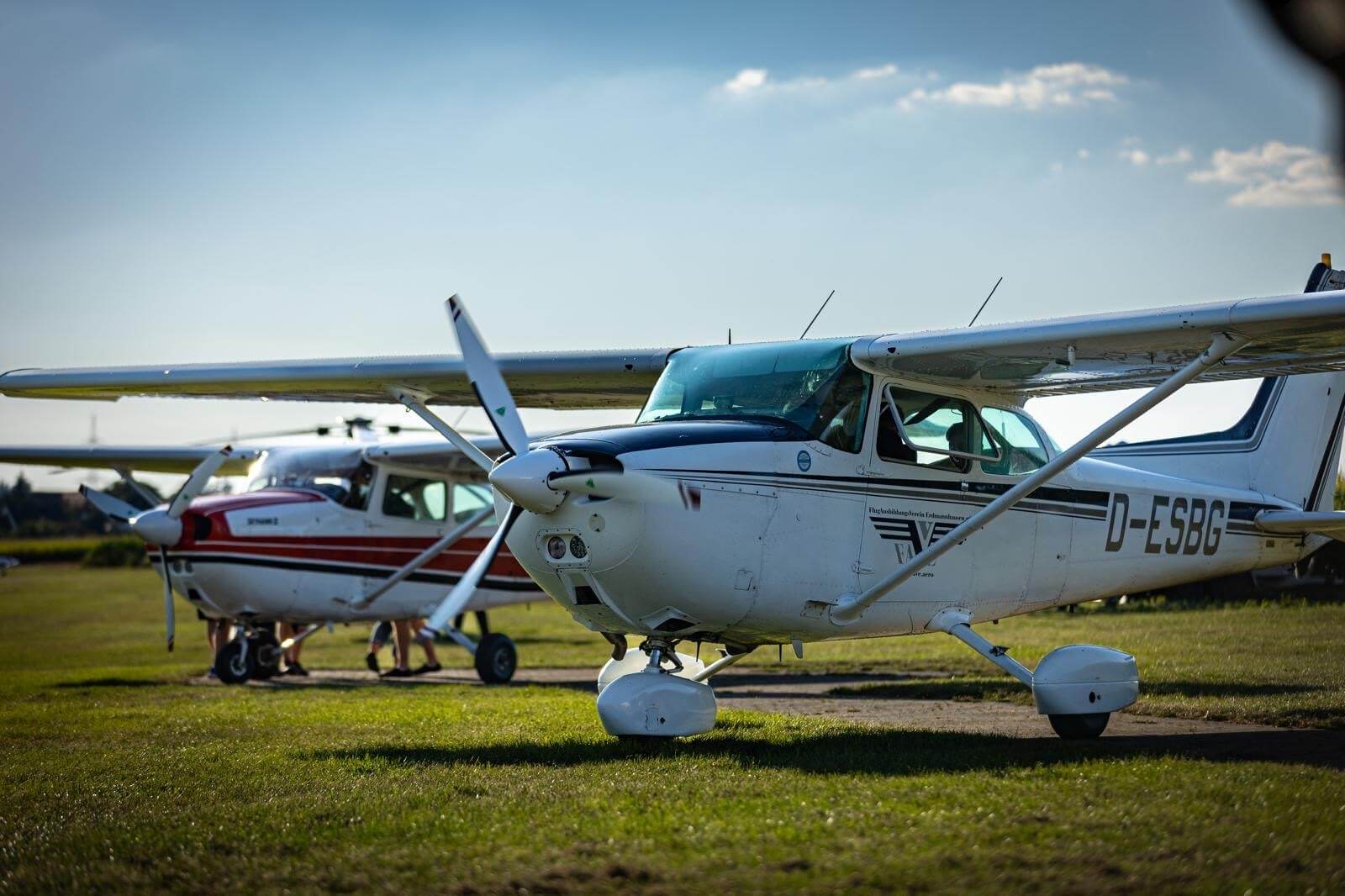 Flugzeuge am Flugplatz